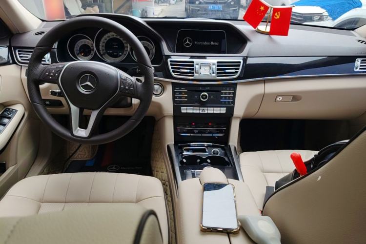 Used Mercedes-Benz E-Class 2015 Restyled E 260 L Sport Edition Center Console