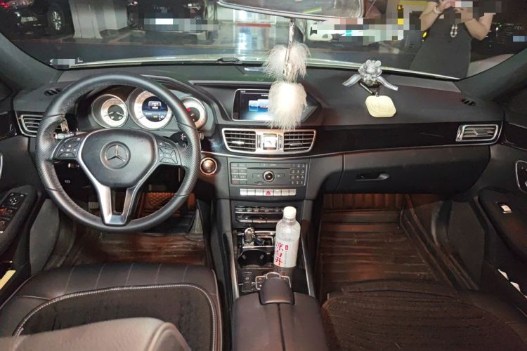 Used Mercedes-Benz E-Class 2015 Facelift E 200 L Sport Edition Center Console