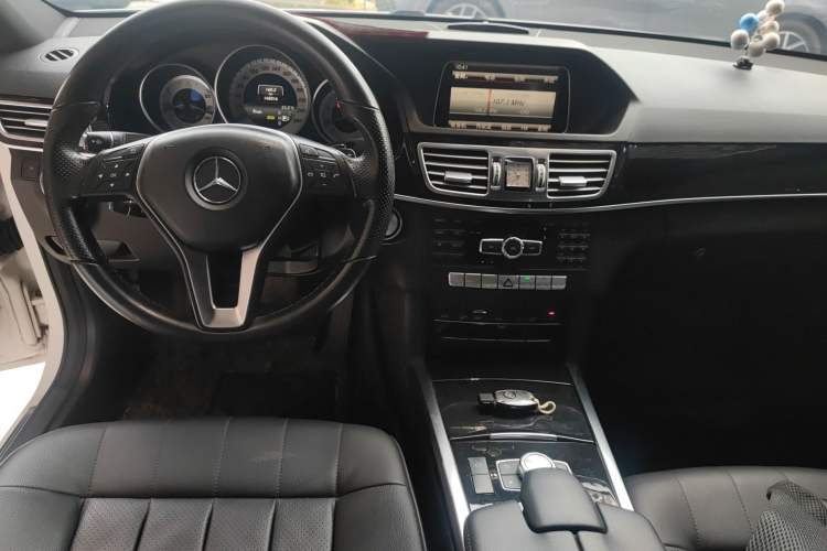 Used Mercedes-Benz E-Class 2015 E 260 L Sport Edition Center Console