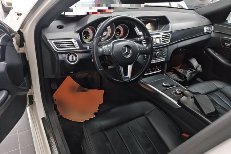 Used Mercedes-Benz E-Class 2015 Facelift E 200 L Sport Edition Center Console