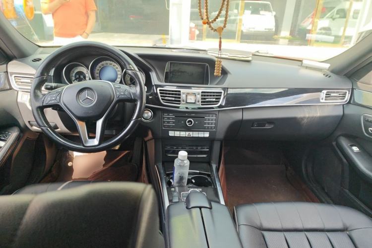 Used Mercedes-Benz E-Class 2015 Restyled E 260 L Sport Edition Center Console