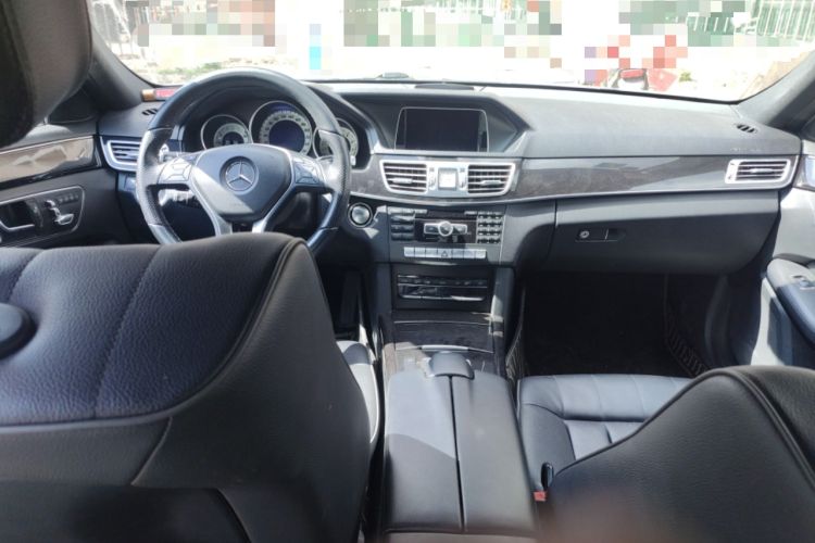 Used Mercedes-Benz E-Class 2015 E 260 L Sport Edition Center Console