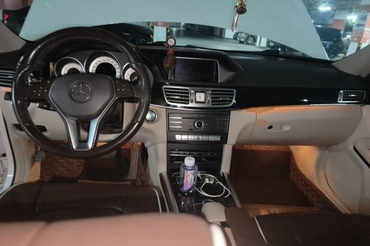 Used Mercedes-Benz E-Class 2015 E 180 L Center Console