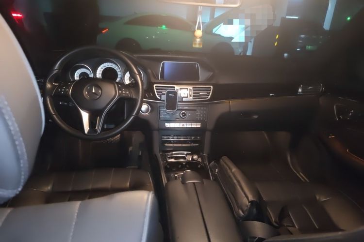 Used Mercedes-Benz E-Class 2015 E 260 L Sport Edition Center Console
