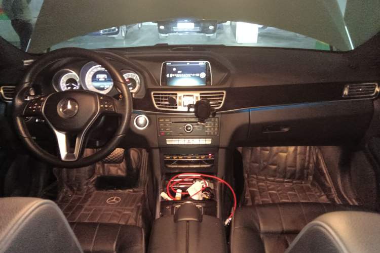 Used Mercedes-Benz E-Class 2015 E 200 L Sport Edition Center Console