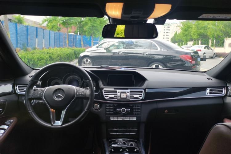 Used Mercedes-Benz E-Class 2015 E 260 L Sport Luxury Model Center Console
