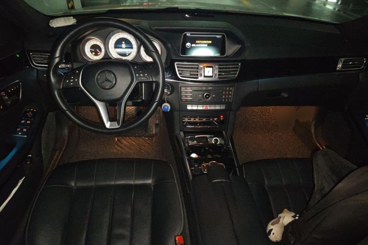 Used Mercedes-Benz E-Class 2015 Restyled E 260 L Sport Edition Center Console
