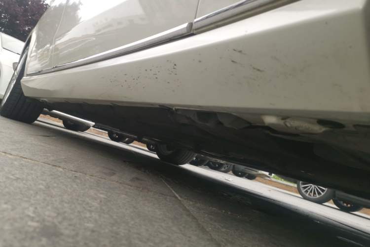 Used Mercedes-Benz E-Class 2015 E 260 L Chassis Front Right