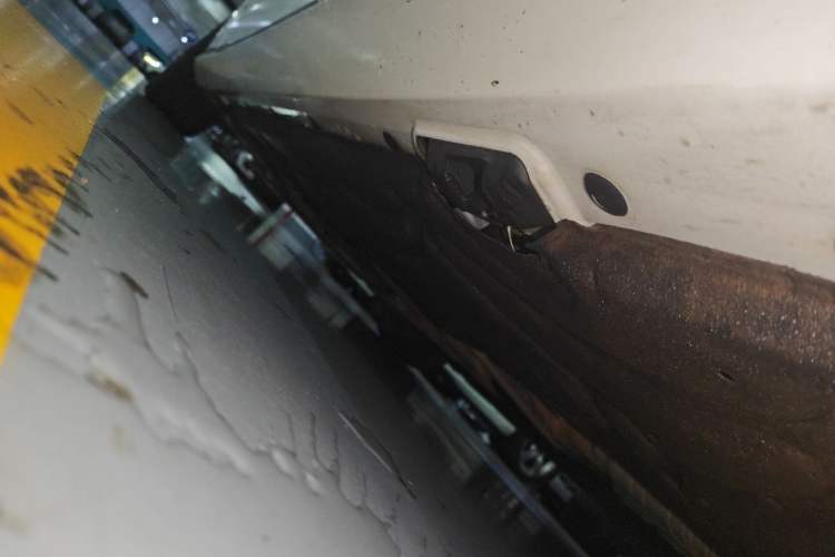 Used Mercedes-Benz E-Class 2015 E 200 L Chassis Rear Left