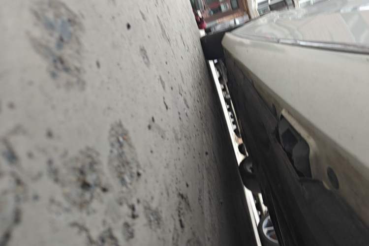 Used Mercedes-Benz E-Class 2015 E 320 L 4MATIC Chassis Rear Left