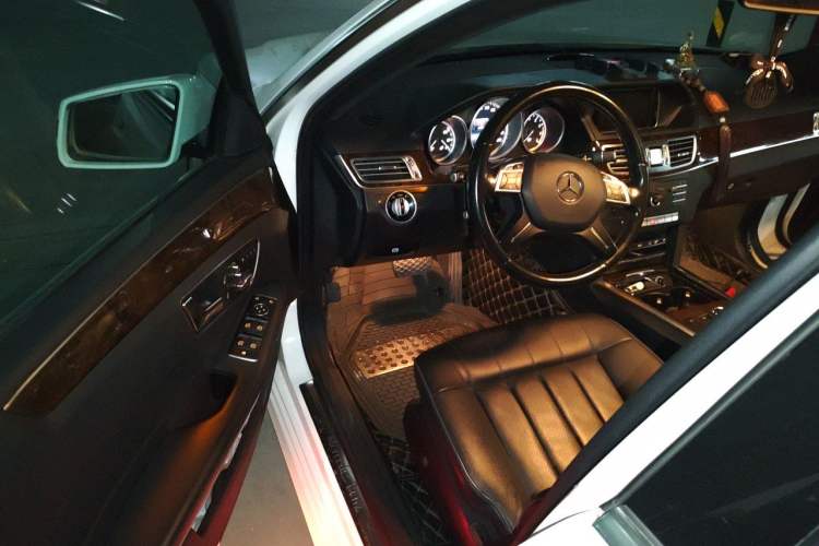 Used Mercedes-Benz E-Class 2015 Facelift E 200 L Driver Seat