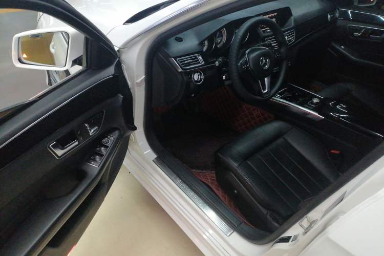Used Mercedes-Benz E-Class 2015 E 260 L Sport & Fashion Model Driver Seat