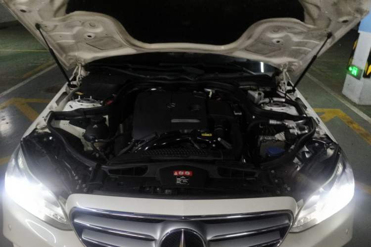 Used Mercedes-Benz E-Class 2015 E 260 L Sport Edition Engine Bay