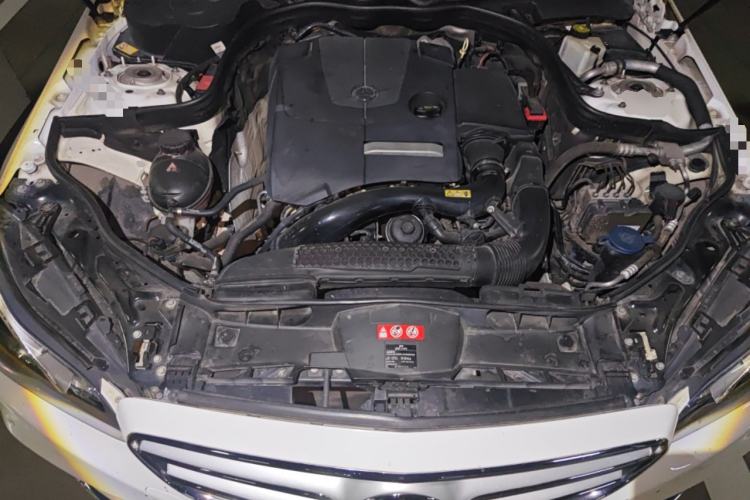 Used Mercedes-Benz E-Class 2015 E 260 L Sport Edition Engine Bay
