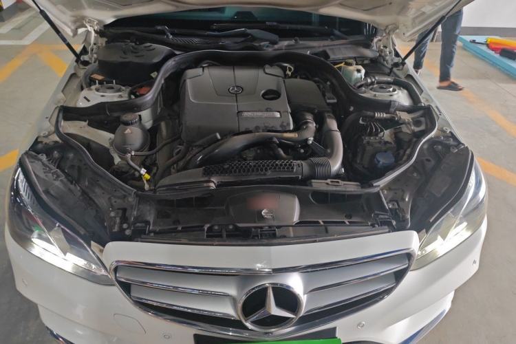 Used Mercedes-Benz E-Class 2015 E 260 L Sport Edition Engine Bay