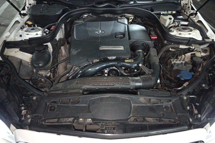 Used Mercedes-Benz E-Class 2015 E 260 L Sport Edition Engine Bay