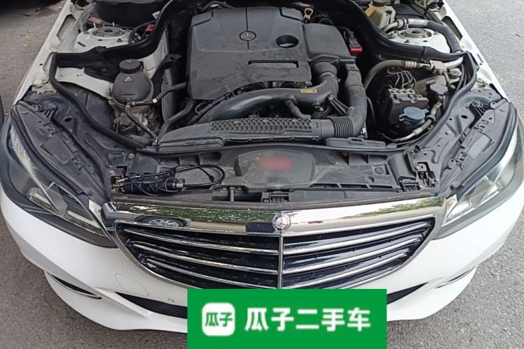 Used Mercedes-Benz E-Class 2015 E 200 L Engine Bay
