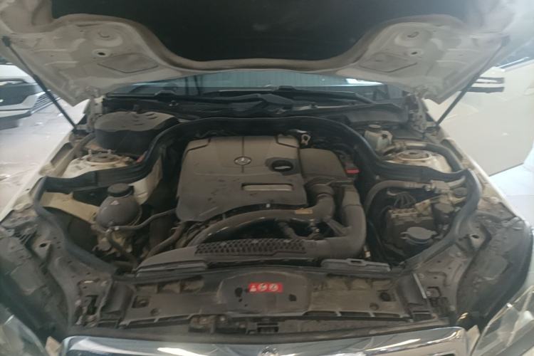 Used Mercedes-Benz E-Class 2015 E 260 L Engine Bay