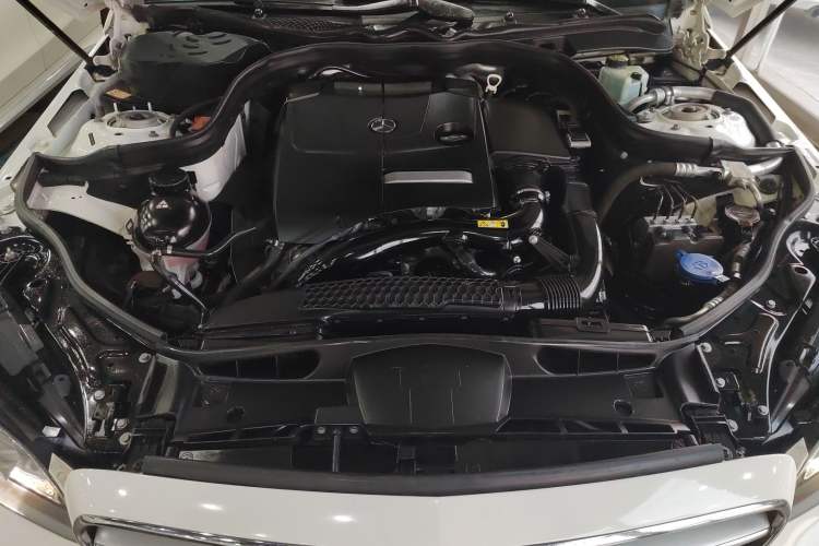 Used Mercedes-Benz E-Class 2015 E 260 L Sport Edition Engine Bay