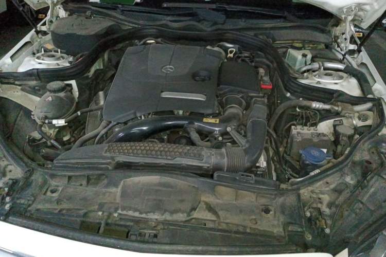 Used Mercedes-Benz E-Class 2015 E 260 L Sport Edition Engine Bay