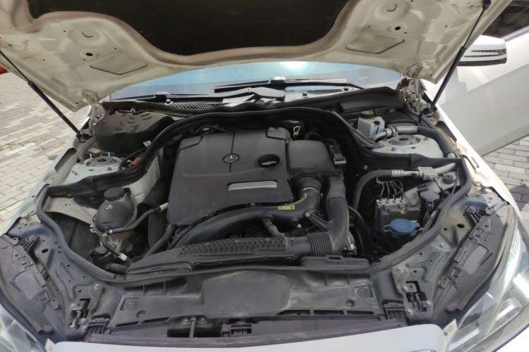 Used Mercedes-Benz E-Class 2015 Revised E 180 L Sport Edition Engine Bay