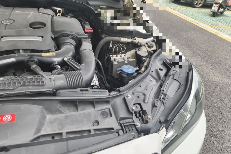 Used Mercedes-Benz E-Class 2015 E 200 L Sport Edition Engine Bay Left