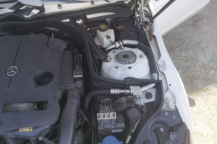 Used Mercedes-Benz E-Class 2015 E 260 L Sport Edition Engine Bay Left