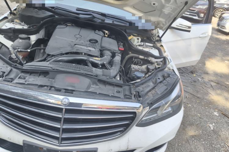 Used Mercedes-Benz E-Class 2015 E 200 L Engine Bay Left