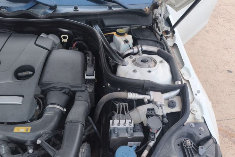 Used Mercedes-Benz E-Class 2015 Facelift E 200 L Sport Edition Engine Bay Left