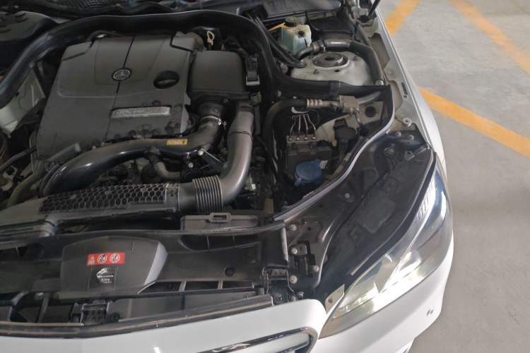 Used Mercedes-Benz E-Class 2015 E 260 L Sport Edition Engine Bay Left