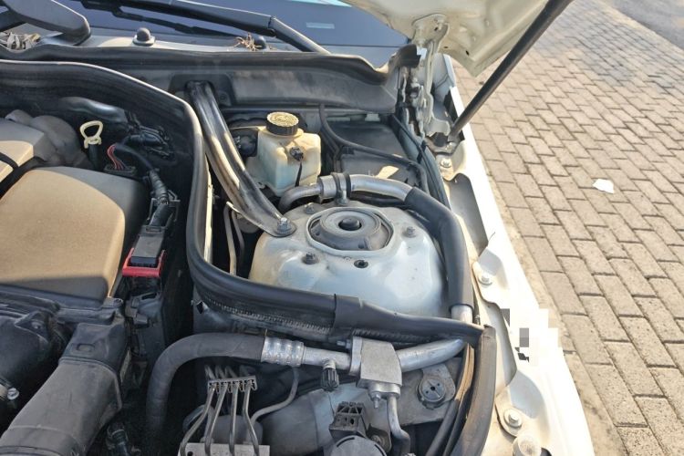 Used Mercedes-Benz E-Class 2015 E 260 L Sport Edition Engine Bay Left