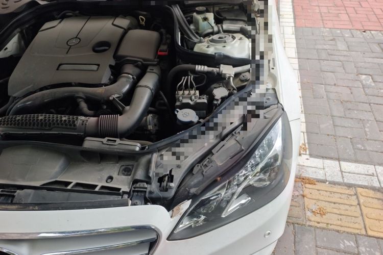 Used Mercedes-Benz E-Class 2015 E 260 L Sport & Fashion Model Engine Bay Left