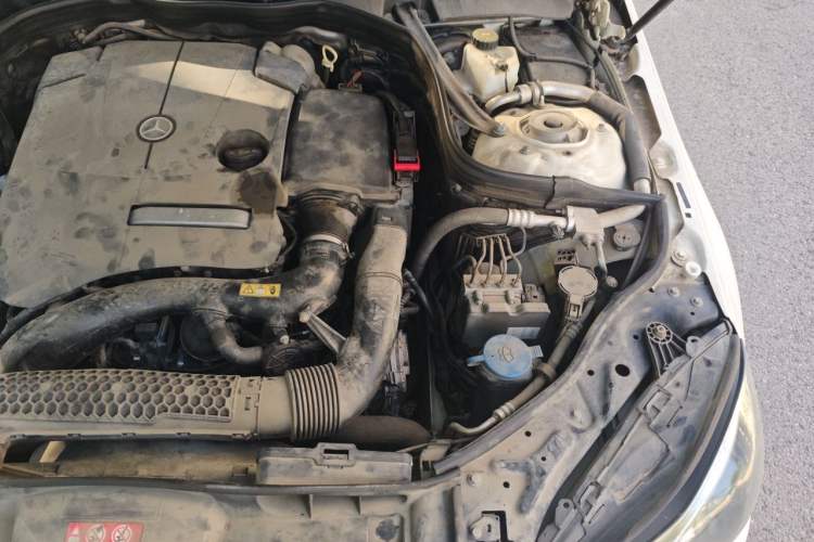 Used Mercedes-Benz E-Class 2015 E 260 L Sport Edition Engine Bay Left