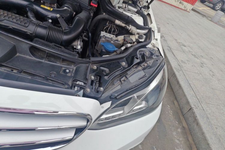 Used Mercedes-Benz E-Class 2015 E 200 L Sport Edition Engine Bay Left