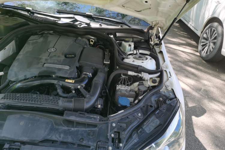 Used Mercedes-Benz E-Class 2015 Facelift E 200 L Sport Edition Engine Bay Left