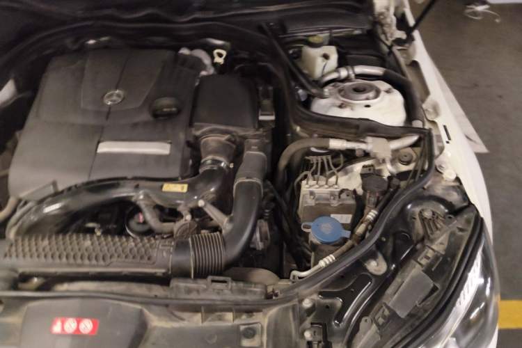 Used Mercedes-Benz E-Class 2015 E 200 L Sport Edition Engine Bay Left