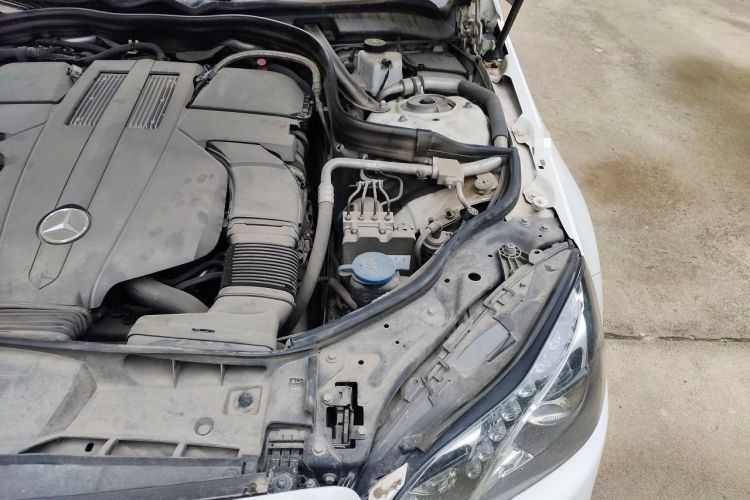 Used Mercedes-Benz E-Class 2015 E 400 L Sport Luxury 4MATIC Engine Bay Left