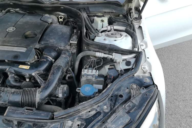 Used Mercedes-Benz E-Class 2015 Restyled E 260 L Sport Edition Engine Bay Left