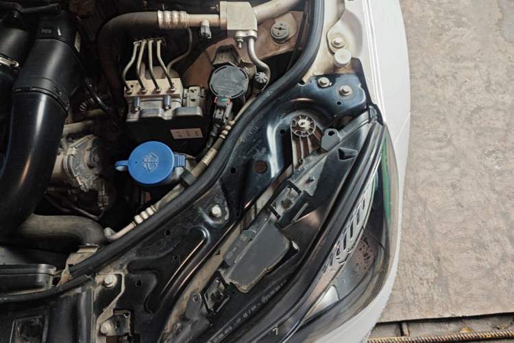 Used Mercedes-Benz E-Class 2015 Restyled E 260 L Sport Edition Engine Bay Left