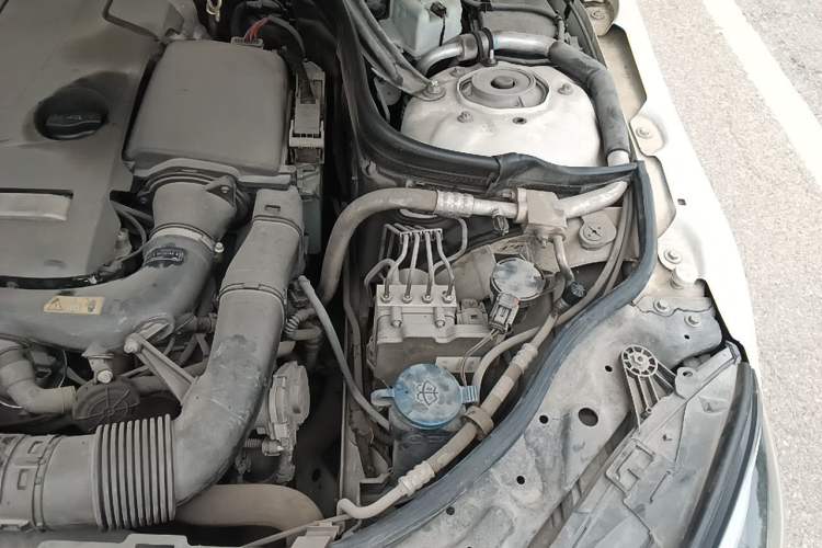 Used Mercedes-Benz E-Class 2015 Revised E 180 L Sport Edition Engine Bay Left