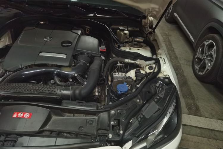 Used Mercedes-Benz E-Class 2015 E 260 L Sport & Fashion Model Engine Bay Left