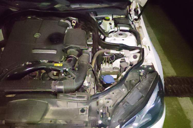 Used Mercedes-Benz E-Class 2015 E 260 L Sport Edition Engine Bay Left