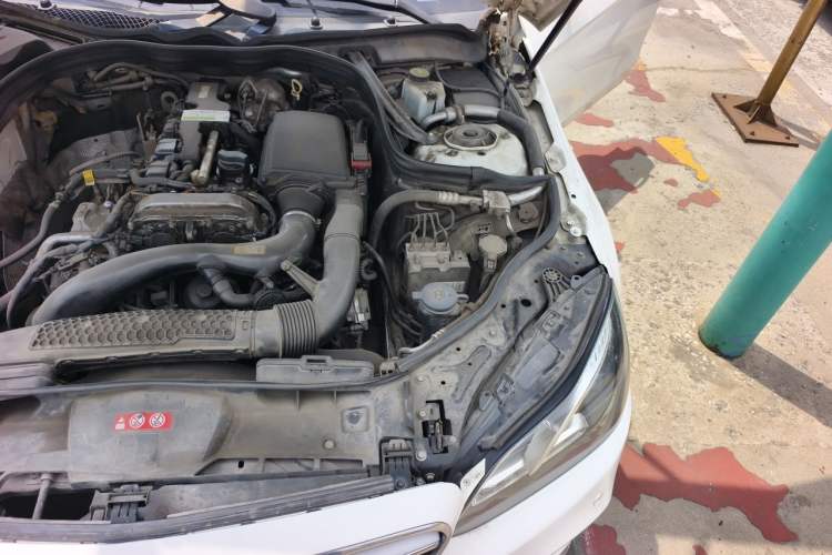 Used Mercedes-Benz E-Class 2015 Revised E 260 L Sporty and Stylish Edition Engine Bay Left