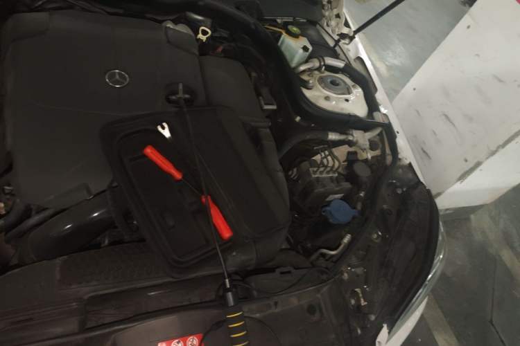 Used Mercedes-Benz E-Class 2015 Restyled E 260 L Sport Edition Engine Bay Left