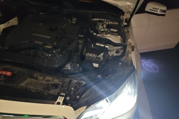 Used Mercedes-Benz E-Class 2015 E 260 L Sport Edition Engine Bay Left