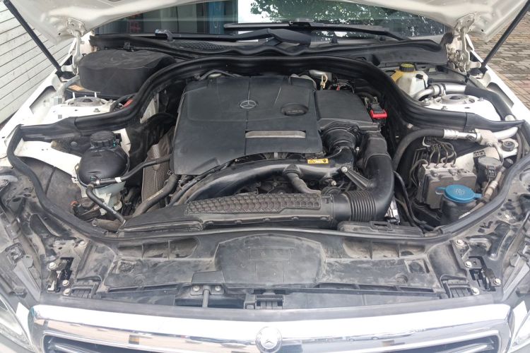 Used Mercedes-Benz E-Class 2015 E 200 L Engine Bay