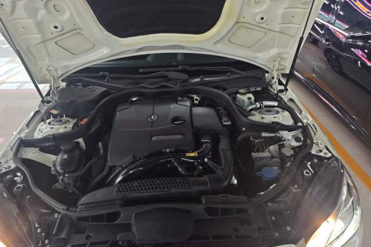 Used Mercedes-Benz E-Class 2015 Facelift E 200 L Sport Edition Engine Bay