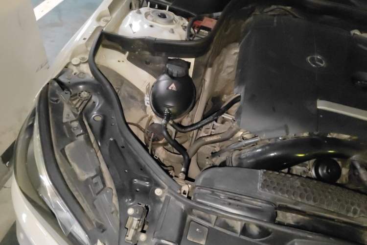 Used Mercedes-Benz E-Class 2015 Restyled E 260 L Sport Edition Engine Bay Right