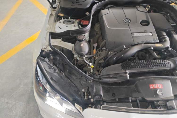 Used Mercedes-Benz E-Class 2015 E 260 L Sport Edition Engine Bay Right