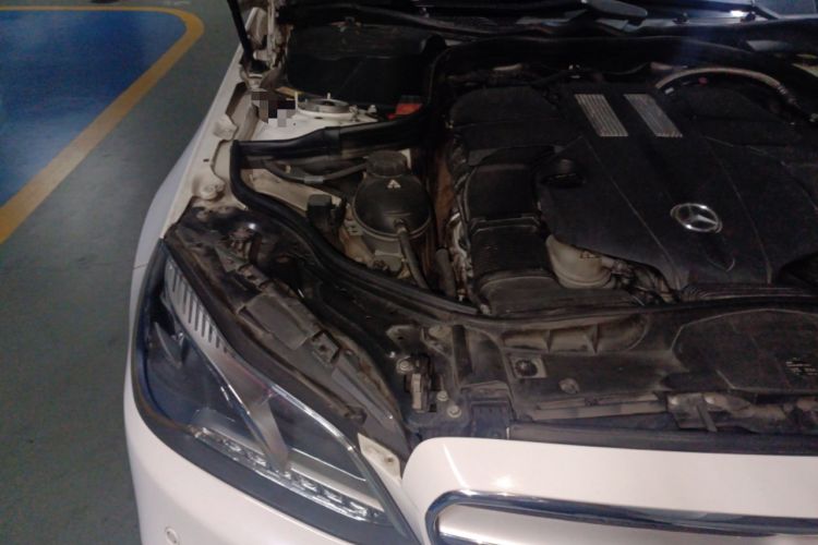 Used Mercedes-Benz E-Class 2015 E 320 L Sport 4MATIC Engine Bay Right